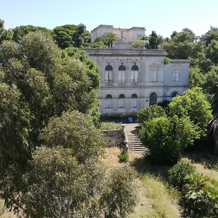 Tigellio Apartment-central-views-terrace Appartement